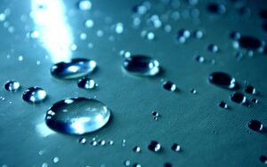 6963567-water-droplets-pictures