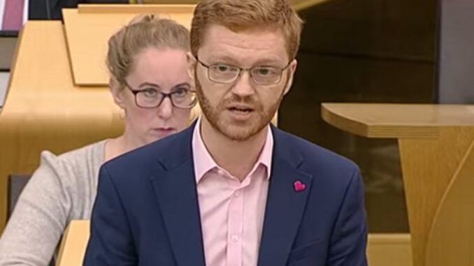 Protesters in Belfast are scumbags, says Scotland’s Green Party leader